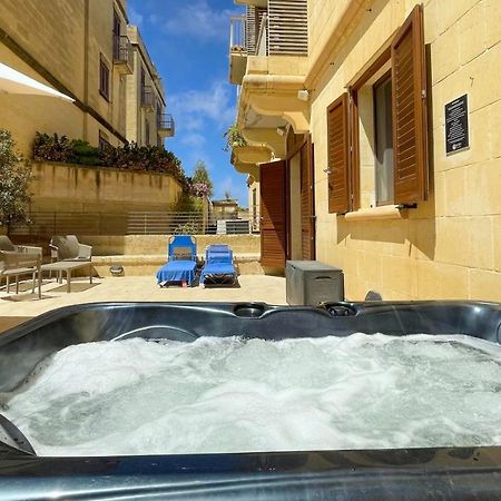 Gee9Teen at Fort Chambray Villa Mgarr Buitenkant foto